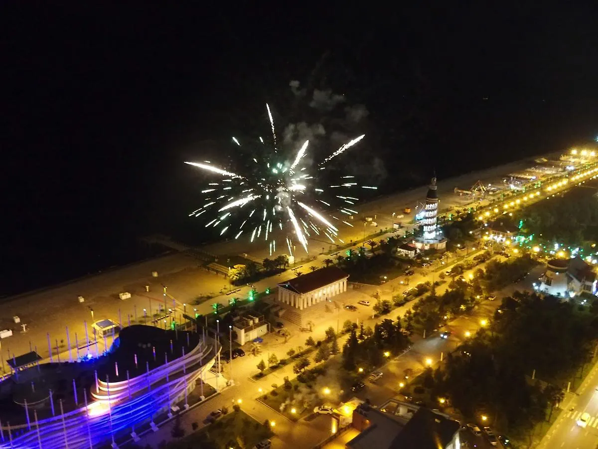 Apartment 2Br Beachfront Batumi Apt Luxury & Sea Views