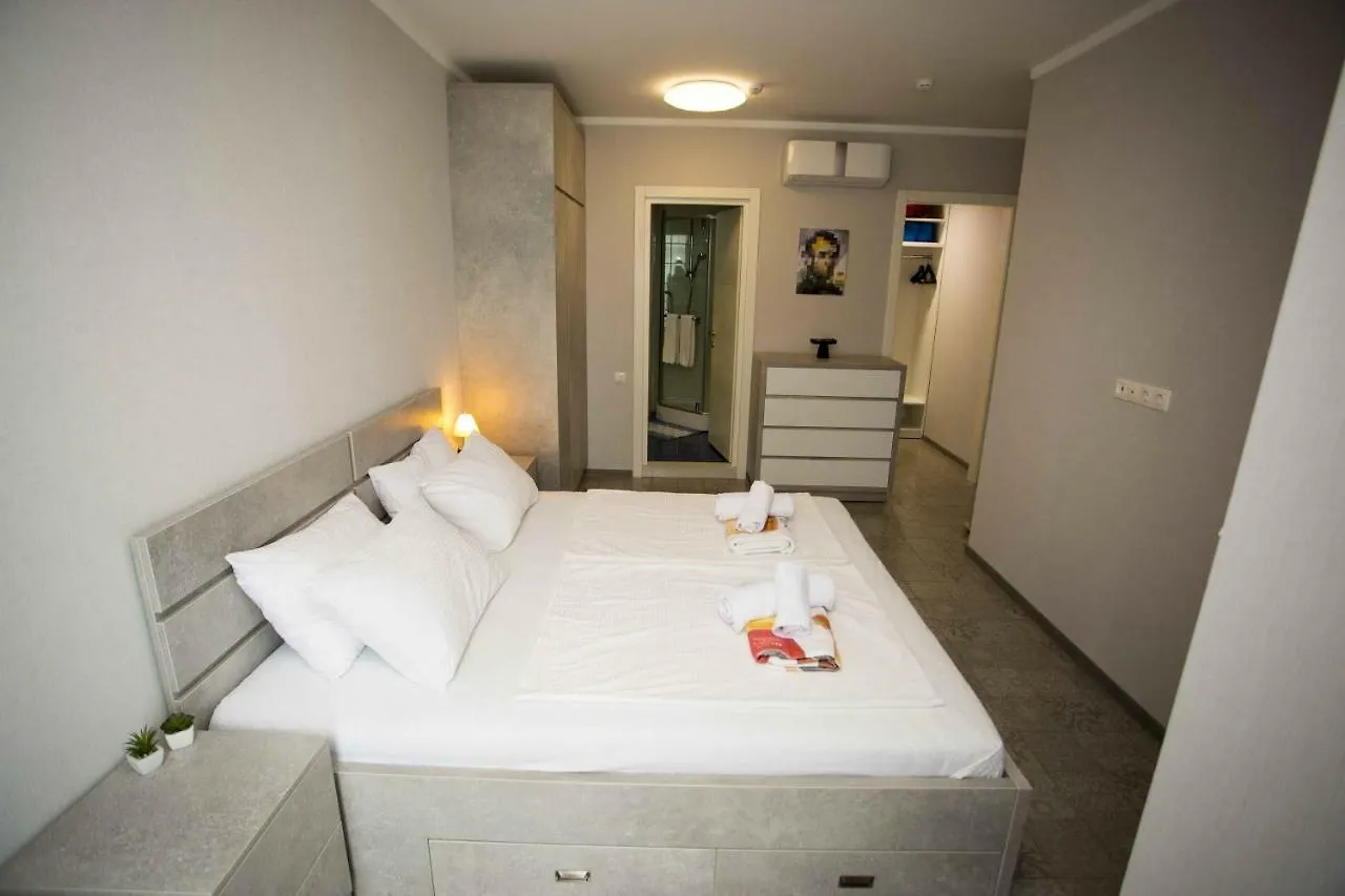2Br Beachfront Batumi Apt Luxury & Sea Views