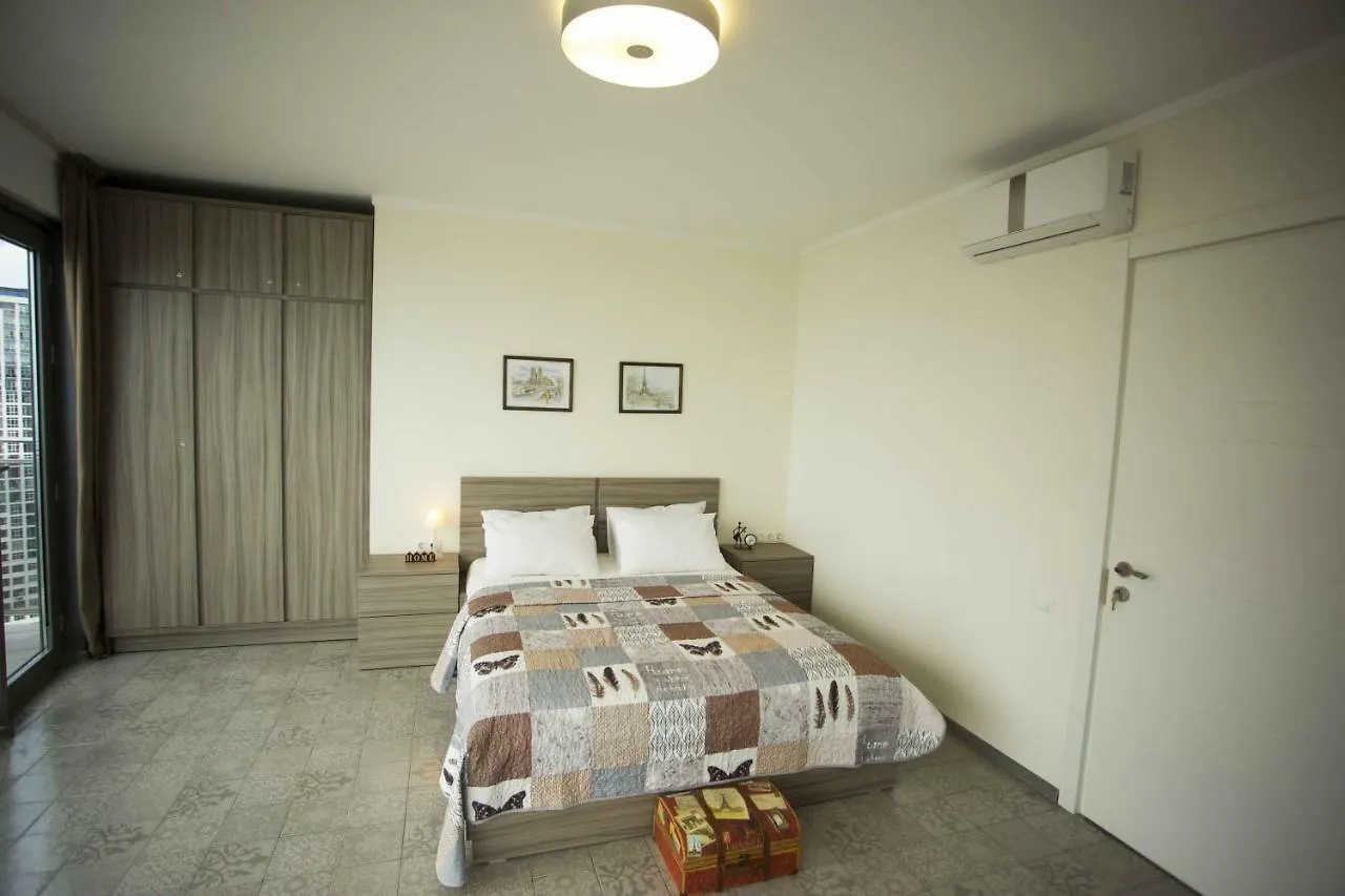 2Br Beachfront Batumi Apt Luxury & Sea Views