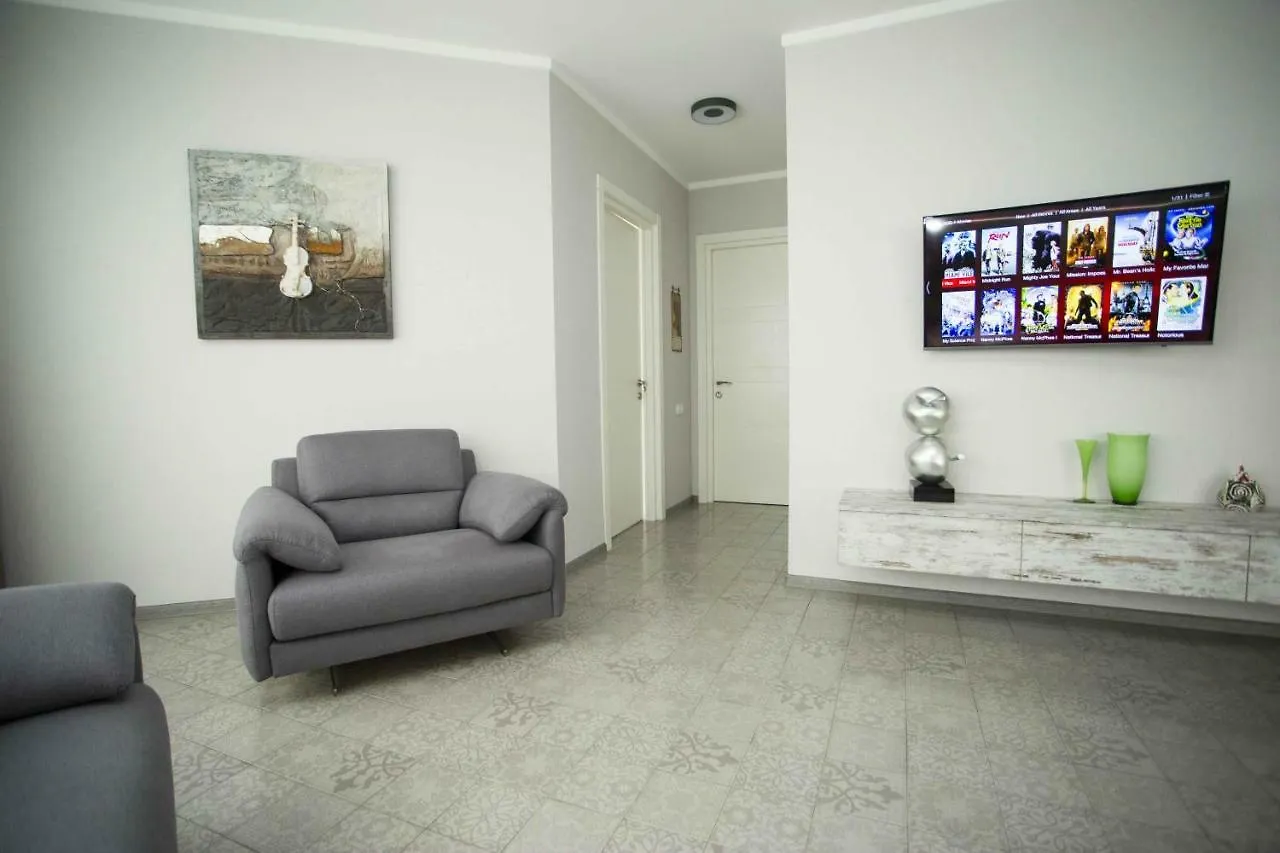 Apartment 2Br Beachfront Batumi Apt Luxury & Sea Views Georgia