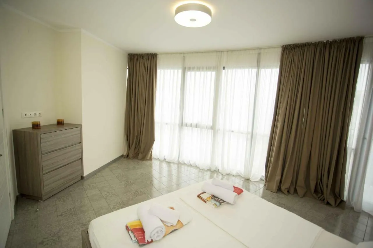 2Br Beachfront Batumi Apt Luxury & Sea Views 0*,  Georgia